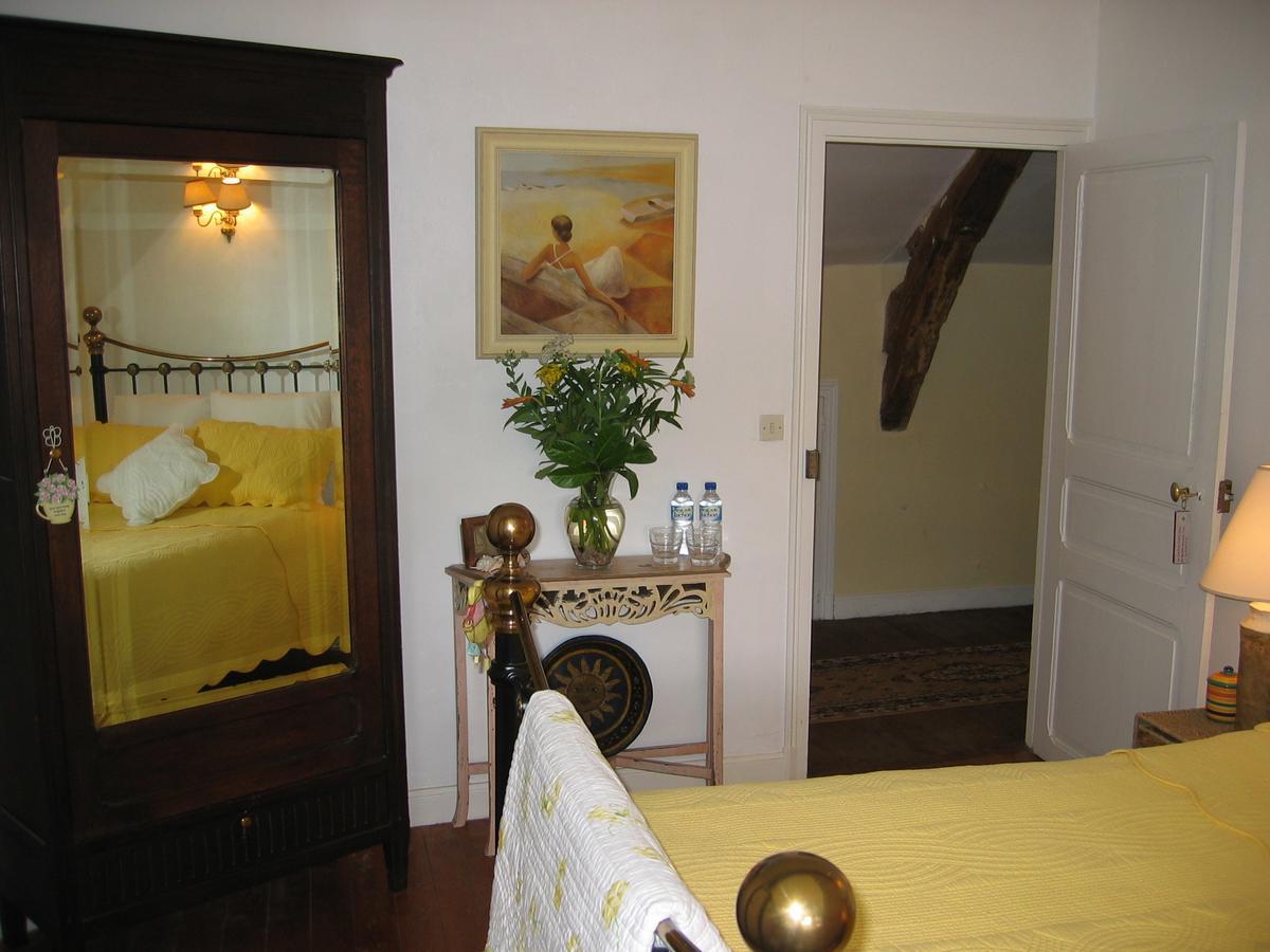 Le Canard Au Parapluie Rouge Bed and Breakfast Célon Εξωτερικό φωτογραφία