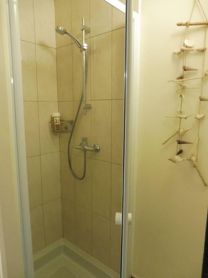 Le Canard Au Parapluie Rouge Bed and Breakfast Célon Εξωτερικό φωτογραφία